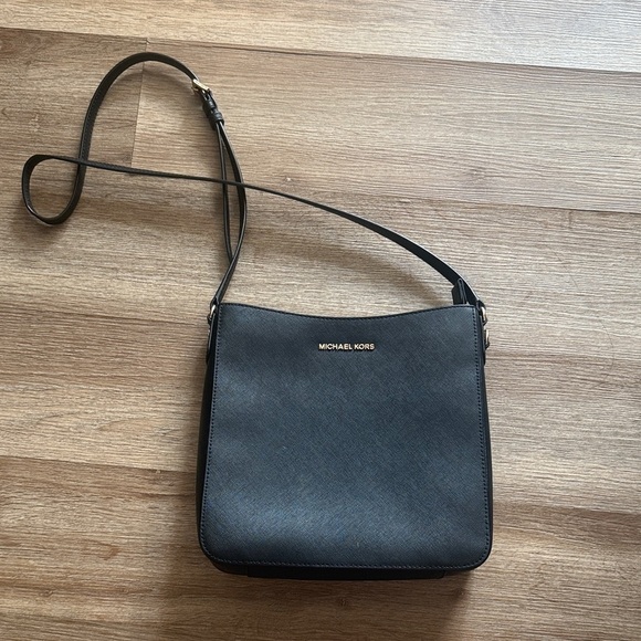 Michael Kors Jet set Travel crossbody - Picture 1 of 15